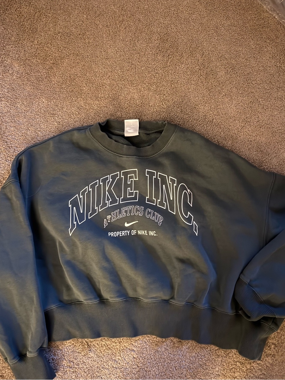 Women’s Nike sweatshirt